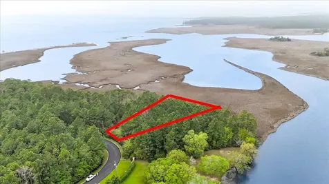 5616 Tarpon Court Milton FL 32583