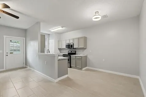7042 Mills Avenue Jacksonville FL 32211