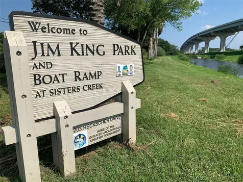 9227 Woodsman Cove Lane Jacksonville FL 32226