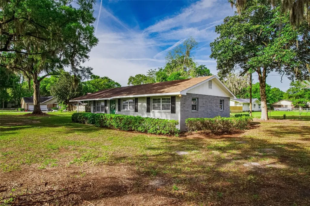 27112 Ohio Street Hilliard FL 32046