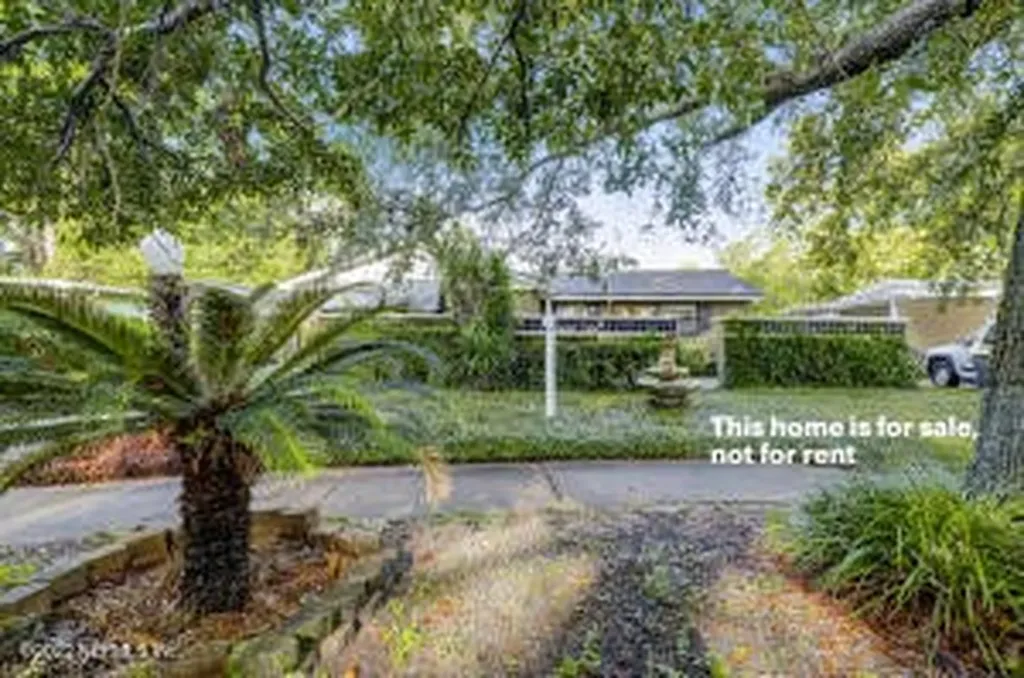 2440 Una Drive Jacksonville FL 32216