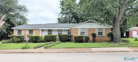2207 Fitcheard Avenue NW Huntsville AL 35816