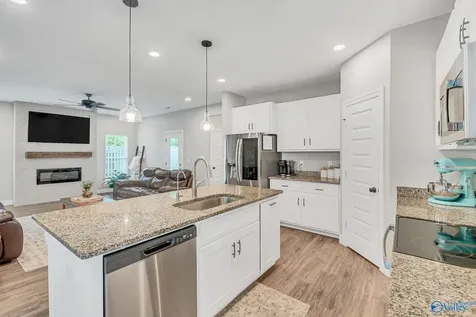 1038 Highgrove Heights NW Harvest AL 35749