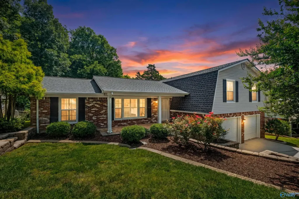 1922 Epworth Drive NE Huntsville AL 35811