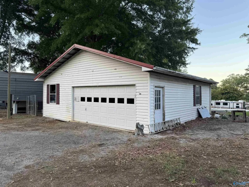 40 Buttercup Drive Guntersville AL 35976