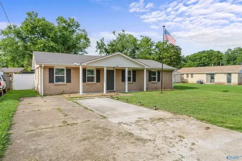 2421 Yorkshire Drive SW Huntsville AL 35803