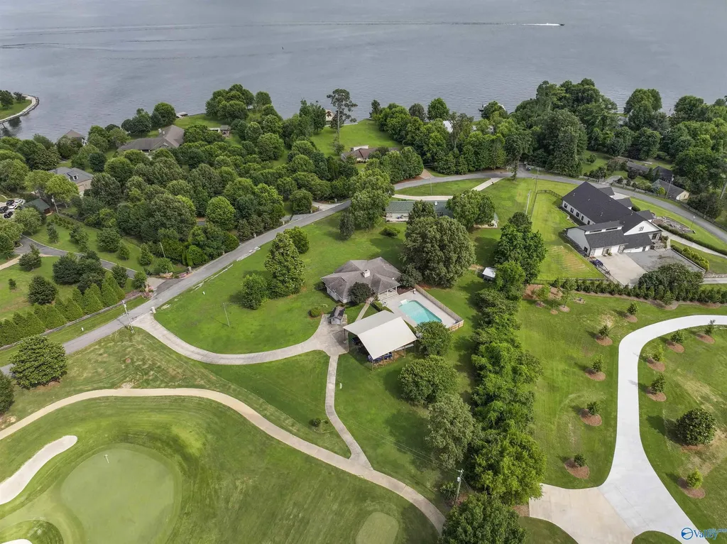 2331 Buck Island Drive Guntersville AL 35976