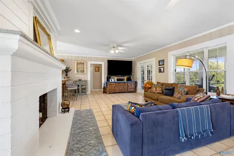 2331 Buck Island Drive Guntersville AL 35976