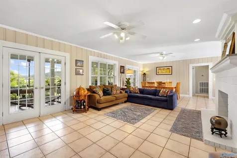 2331 Buck Island Drive Guntersville AL 35976