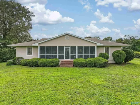 2331 Buck Island Drive Guntersville AL 35976