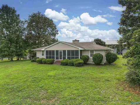 2331 Buck Island Drive Guntersville AL 35976