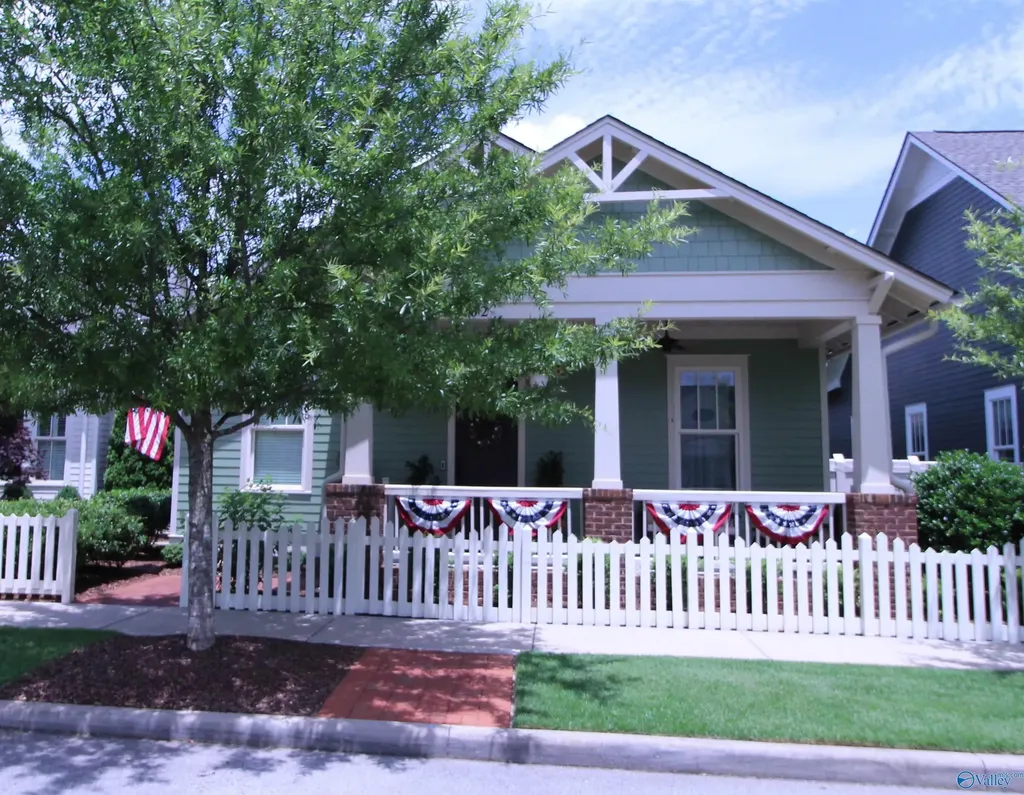 102 Hillcrest Avenue NW Huntsville AL 35806