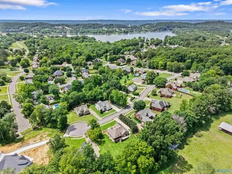 5519 Cedar Mill Drive Guntersville AL 35976