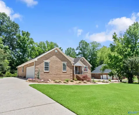 5519 Cedar Mill Drive Guntersville AL 35976