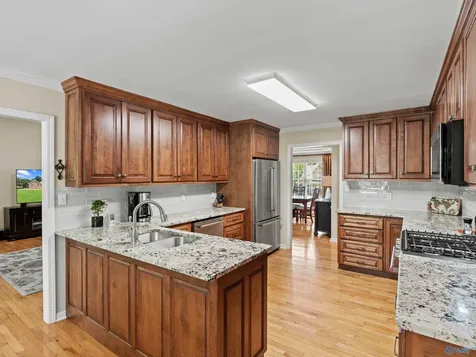 5519 Cedar Mill Drive Guntersville AL 35976