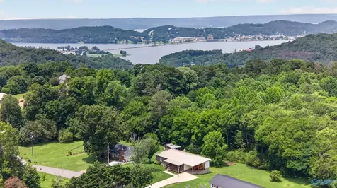 4708 Lloyd Street Guntersville AL 35976