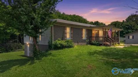 4708 Lloyd Street Guntersville AL 35976