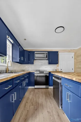 4708 Lloyd Street Guntersville AL 35976