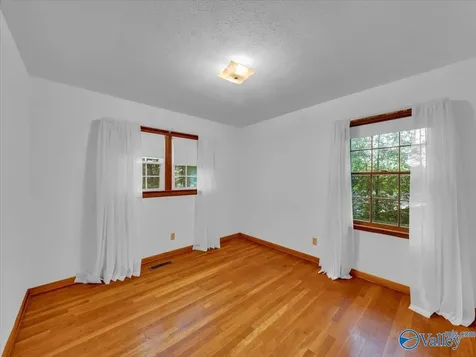 1911 Ruth Street Scottsboro AL 35769