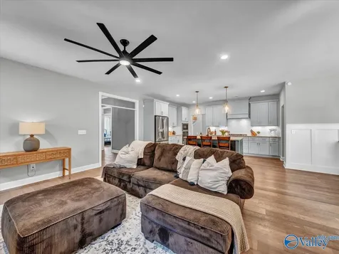 26 Cobbs Cove Way SE Huntsville AL 35803