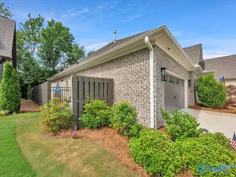 26 Cobbs Cove Way SE Huntsville AL 35803