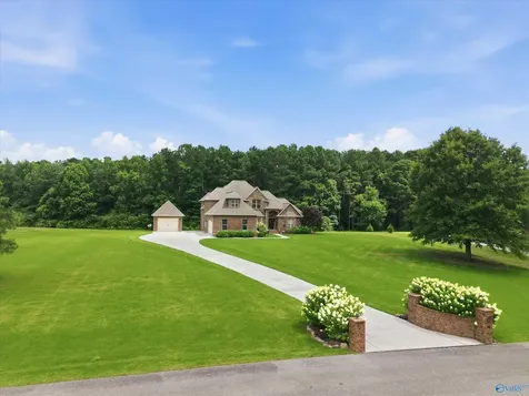 198 Worthington Lane Guntersville AL 35976