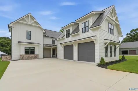 133 Anchor Avenue Guntersville AL 35976