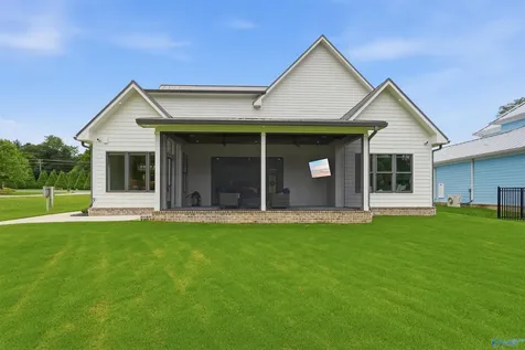 133 Anchor Avenue Guntersville AL 35976