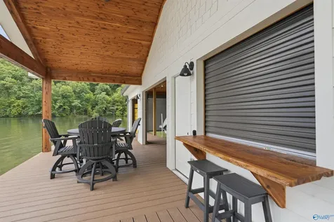 133 Anchor Avenue Guntersville AL 35976