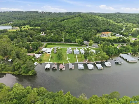 133 Anchor Avenue Guntersville AL 35976