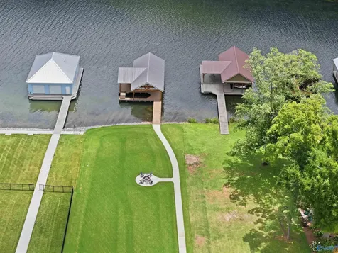 133 Anchor Avenue Guntersville AL 35976