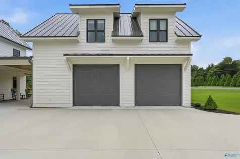 133 Anchor Avenue Guntersville AL 35976