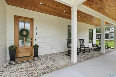 133 Anchor Avenue Guntersville AL 35976