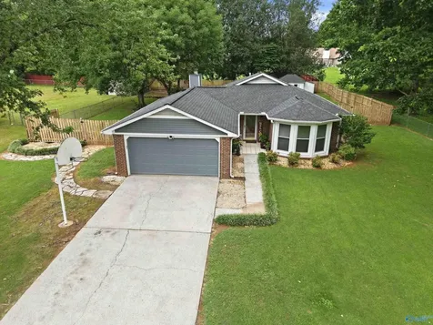 192 Chanel Drive Huntsville AL 35811