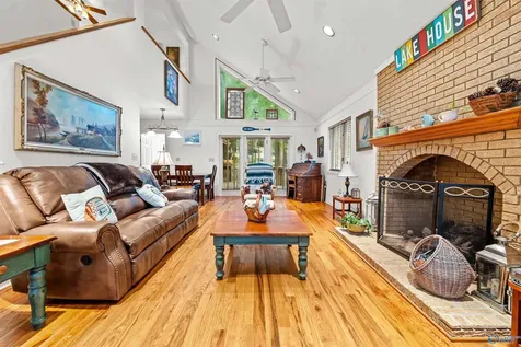 292 Point Of Pines Guntersville AL 35976