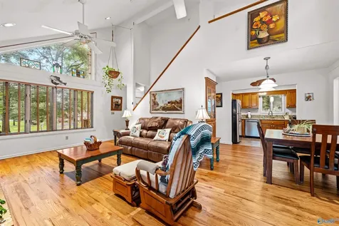 292 Point Of Pines Guntersville AL 35976