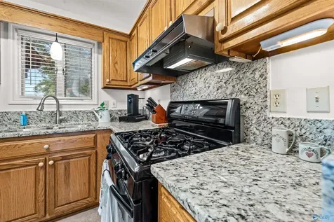 292 Point Of Pines Guntersville AL 35976