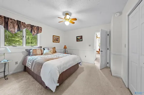 292 Point Of Pines Guntersville AL 35976