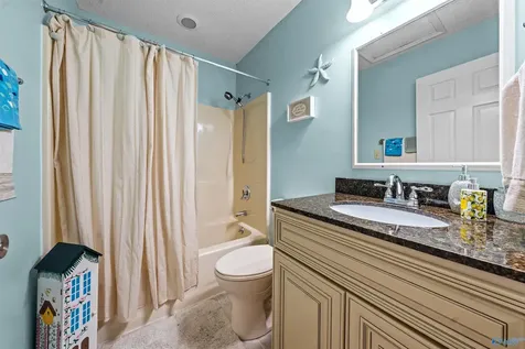 292 Point Of Pines Guntersville AL 35976
