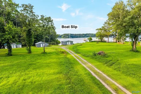 292 Point Of Pines Guntersville AL 35976