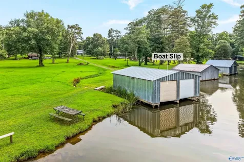 292 Point Of Pines Guntersville AL 35976