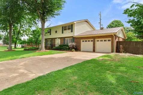 11203 Maplecrest Drive SE Huntsville AL 35803
