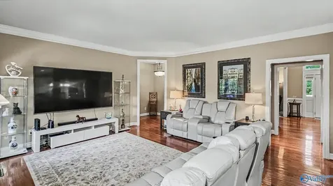 2200 SE Honey Locust Lane SE Huntsville AL 35803