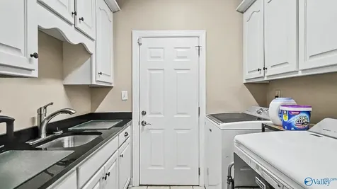 2200 SE Honey Locust Lane SE Huntsville AL 35803