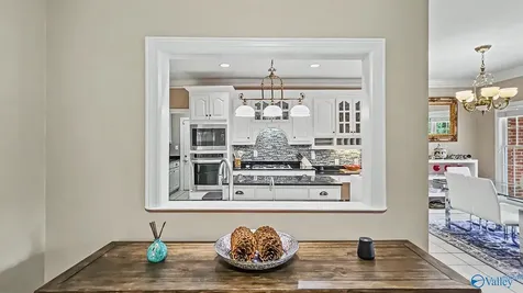 2200 SE Honey Locust Lane SE Huntsville AL 35803