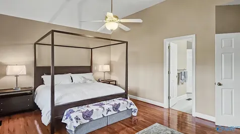 2200 SE Honey Locust Lane SE Huntsville AL 35803