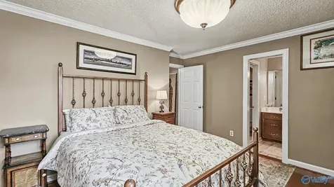 2200 SE Honey Locust Lane SE Huntsville AL 35803