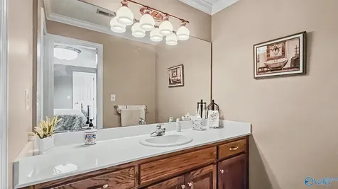 2200 SE Honey Locust Lane SE Huntsville AL 35803