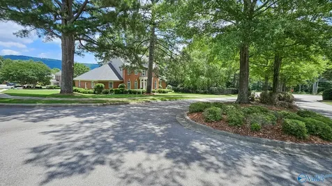 2200 SE Honey Locust Lane SE Huntsville AL 35803