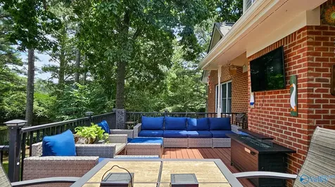2200 SE Honey Locust Lane SE Huntsville AL 35803